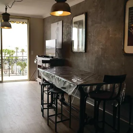 Two-bedroom In Appartement Cannes