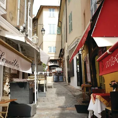 Two-bedroom In Daire Cannes